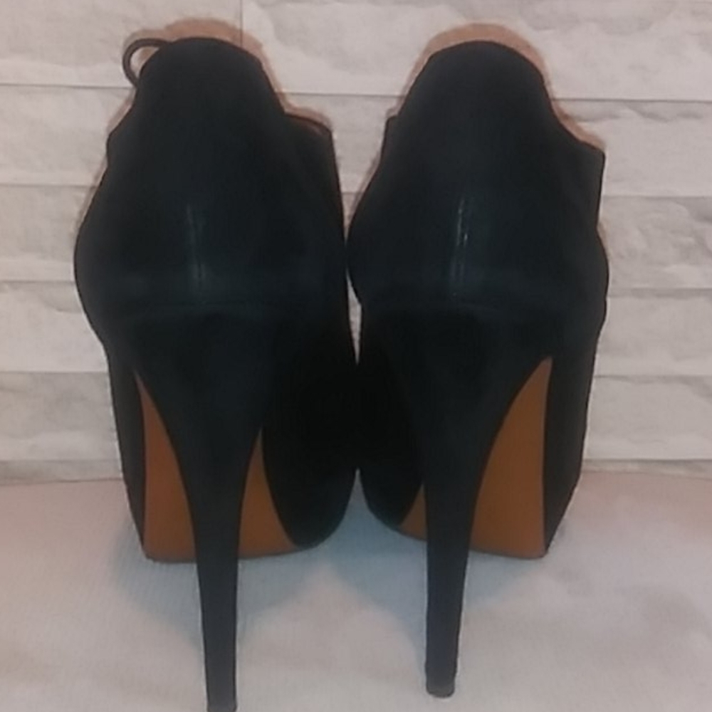 GUCCI Authentic Women's shoes. - Picture 3 of 9